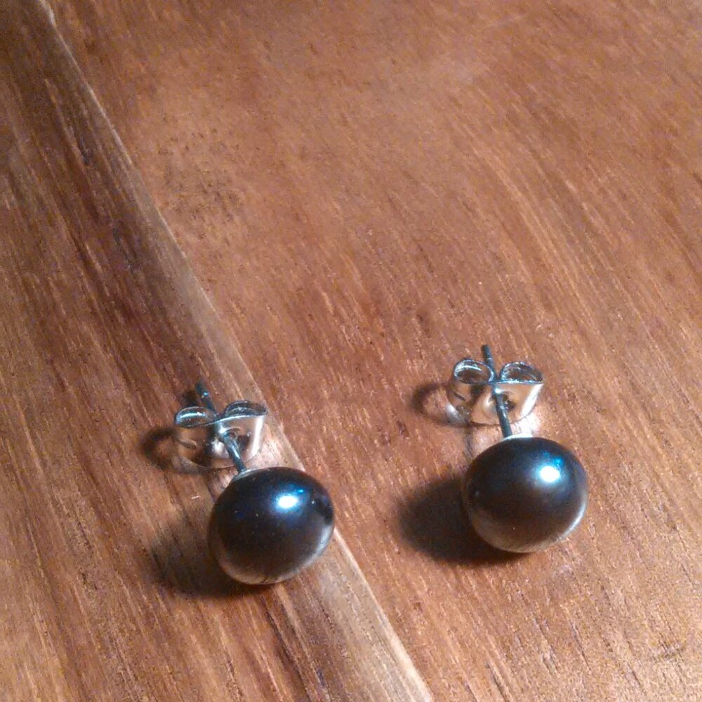Black Shell Pearl Stainless Steel Stud Earrings